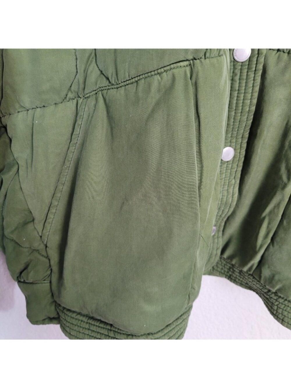 BlankNYC Hooded Quilted Jacket Snap Front Closure Side Slant Pockets Size MED - Picture 6 of 13
